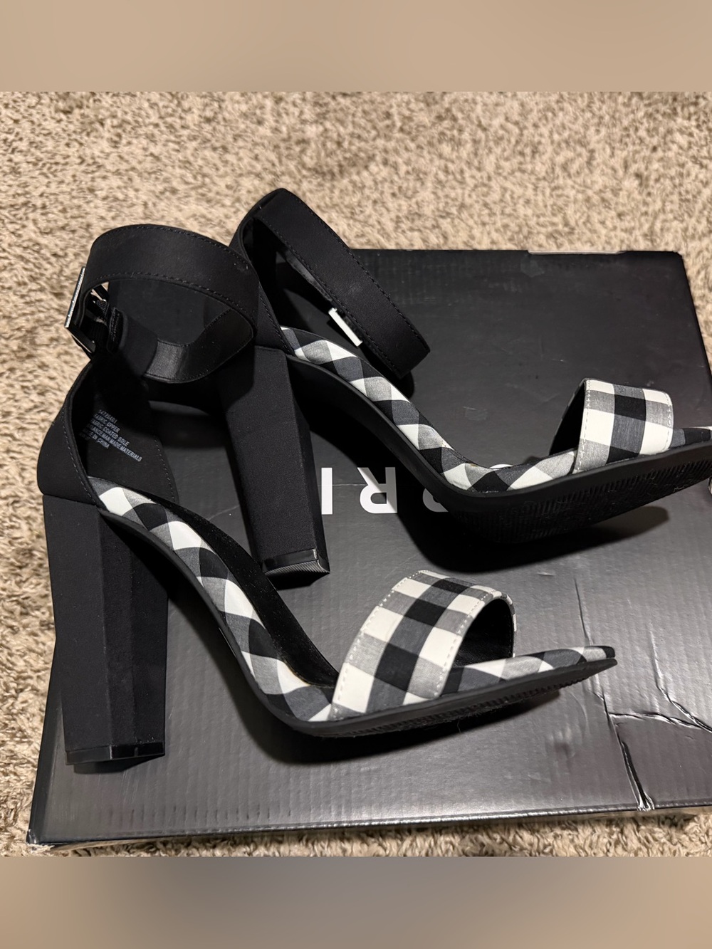 Torrid Black and White Gingham Ankle Strap Block Heels 9 WW - NWOT